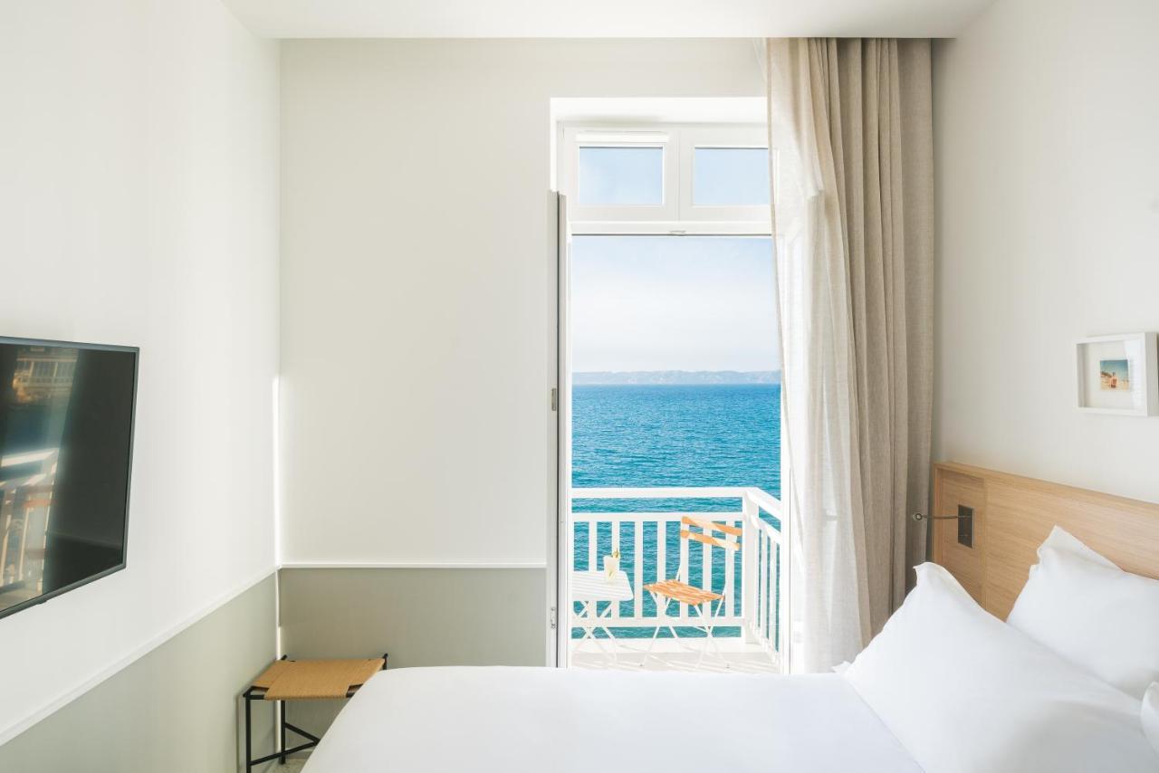 Les Bords De Hotel